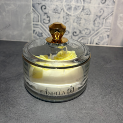 Bombonera Floral Amarilla | Vela Artesanal de Soja en Cristal